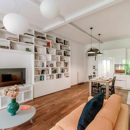Midnight Borgo - By Myhomeincomo Apartment Como